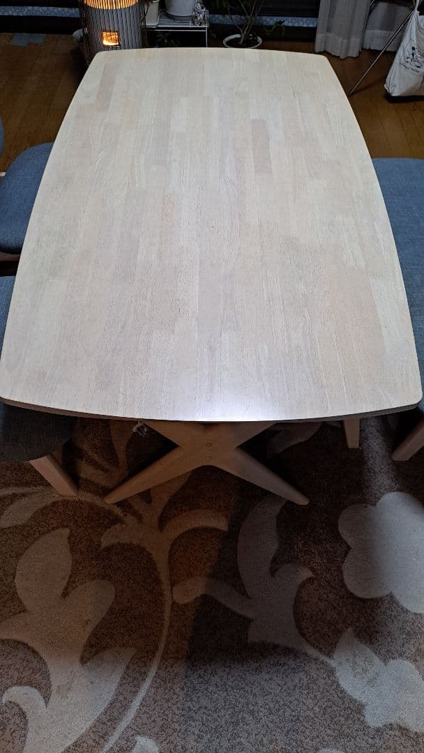 ニトリ　ダイニングテーブル（白）とベンチシート