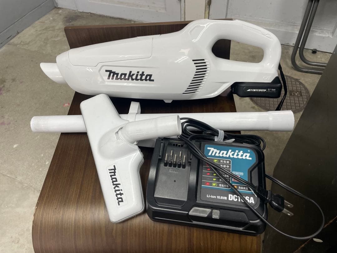 マキタ　掃除機　CL−07FD makita 充電式クリーナー