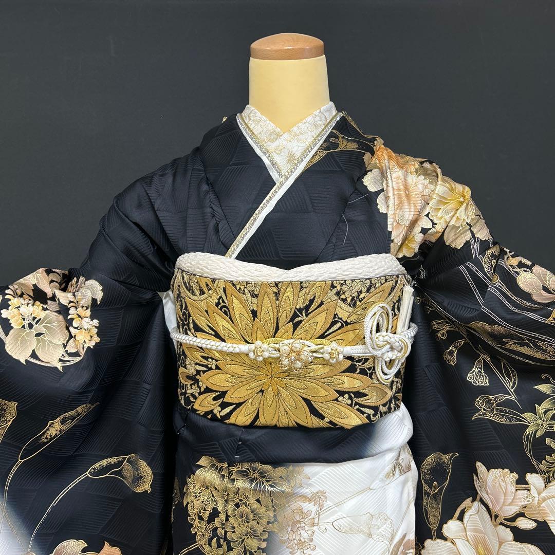 ゴージャスな黒白染め分けにゴールドの振袖セット