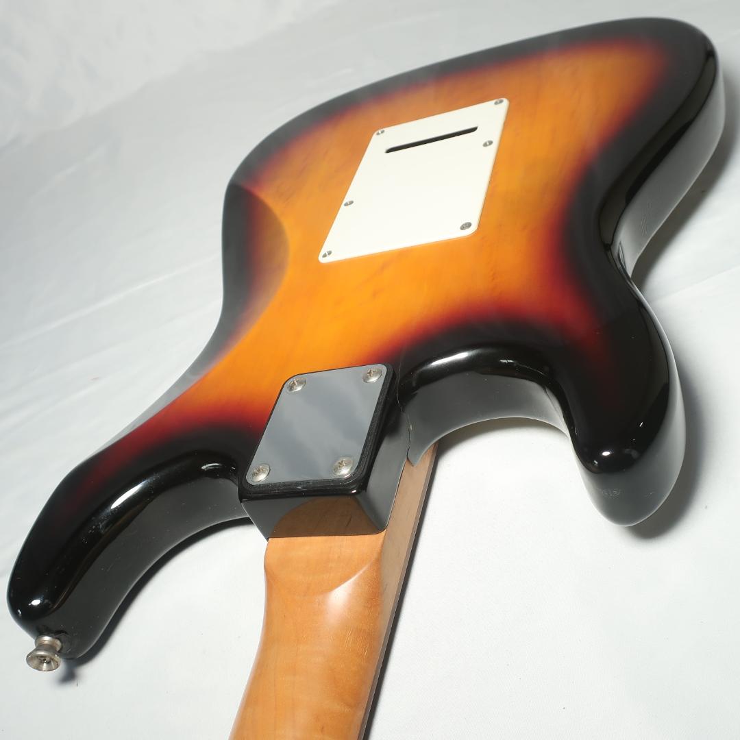 Legend ストラトキャスタータイプ エレキギター 3トーンブラウン