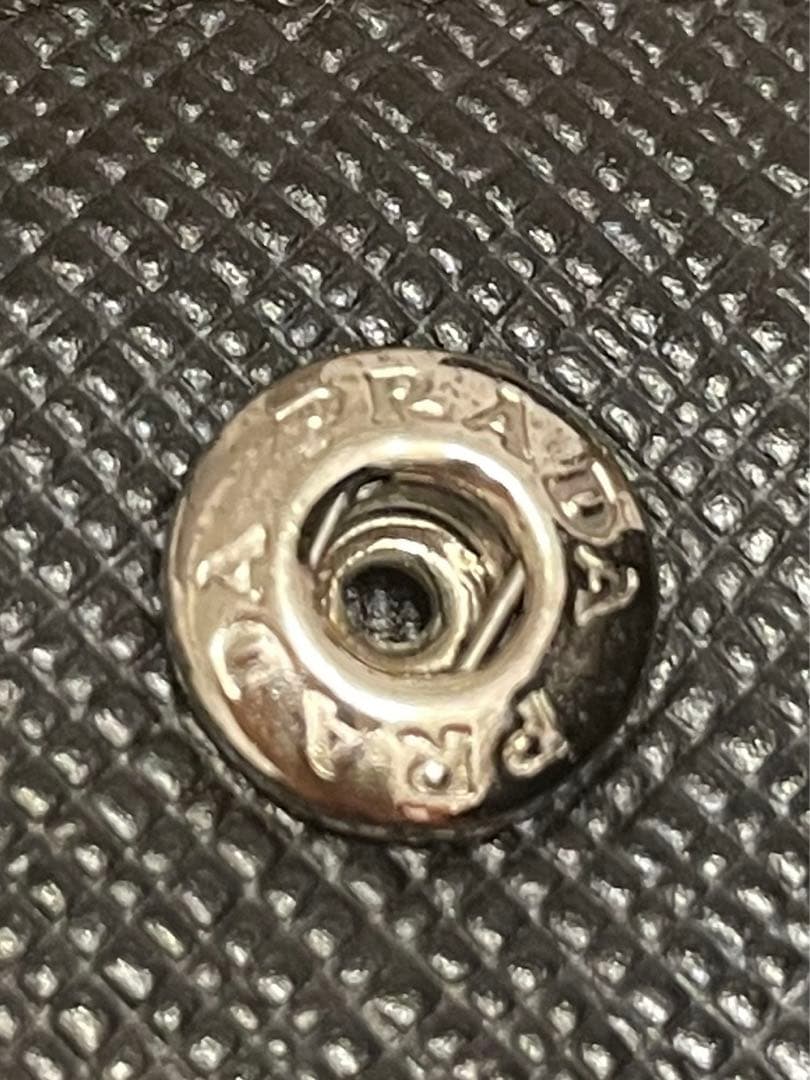 【お値下げ中‼️】PRADA プラダ　キーケース　メンズ　サフィアーノ