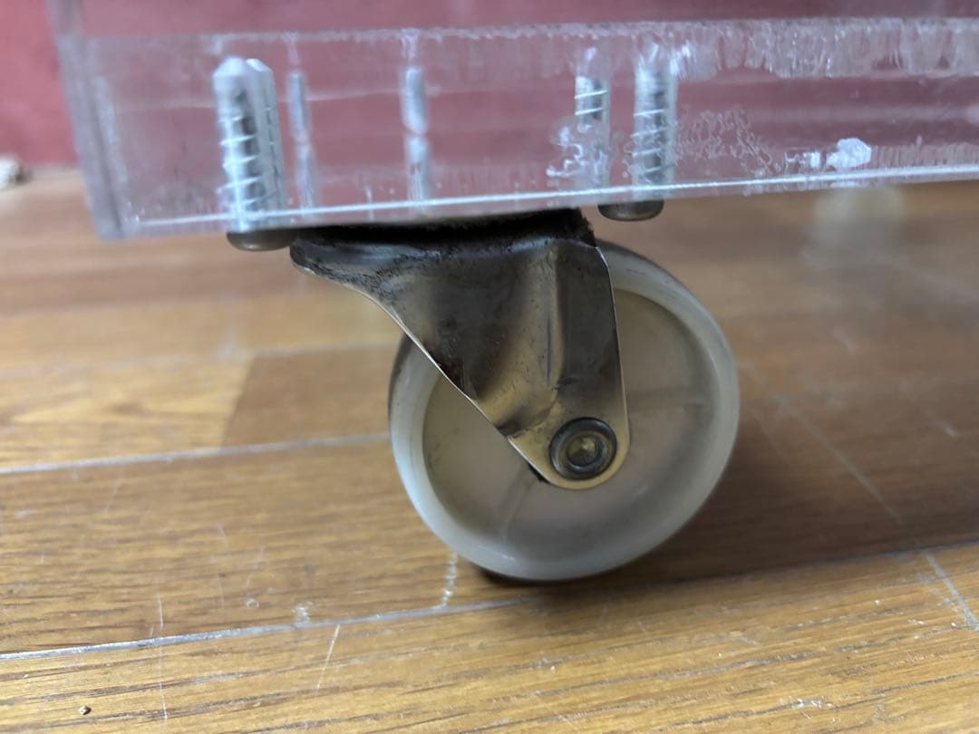 アクリル製　キャスター付き　ショーケース 棚　ガラス棚板2枚付き