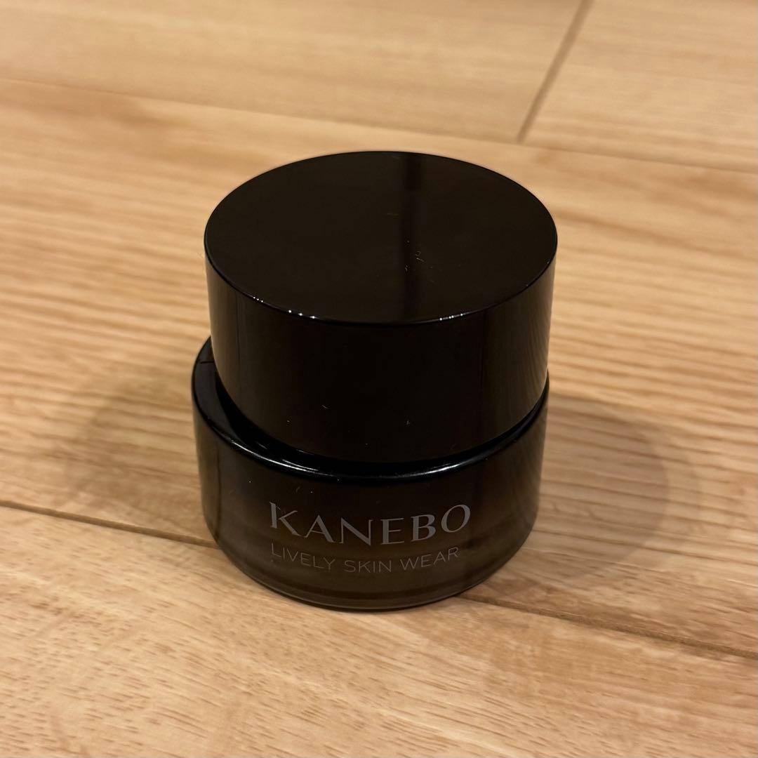 ファンデーション KANEBO LIVELY SKIN WEAR II 230