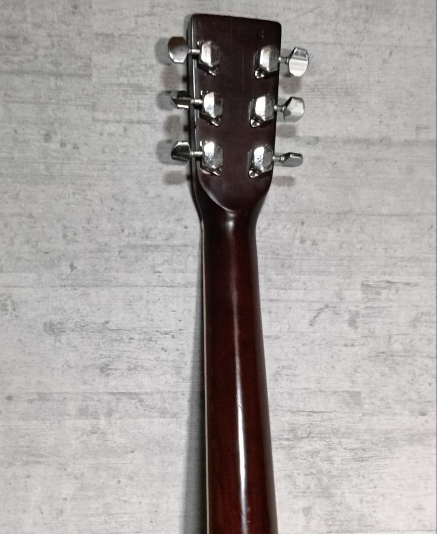 Morrisアコースティクギター、W-20 新弦に張り替えてます！