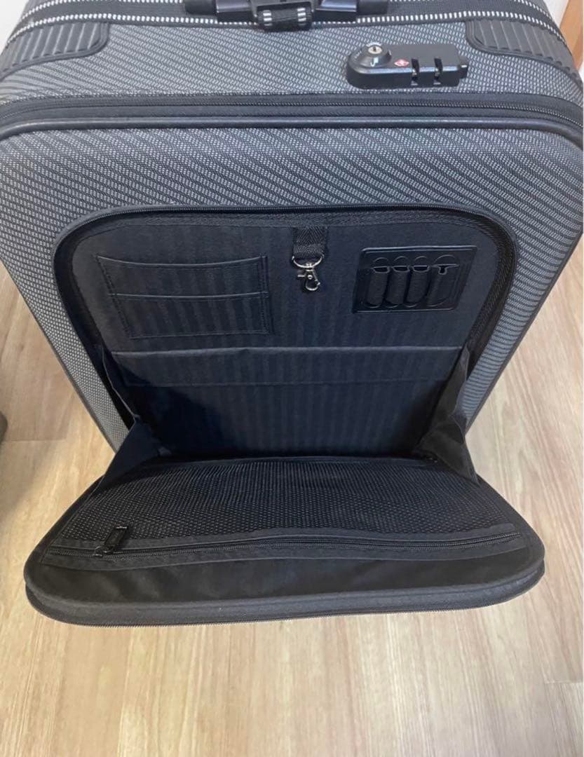 シフレ　エスケープ　大容量80L ソフトスーツケース　ちきりんさん