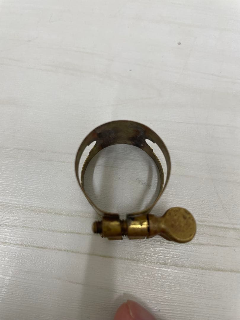 ヴィンテージ　アルトサックス用リガチャー　Martin・Connタイプ