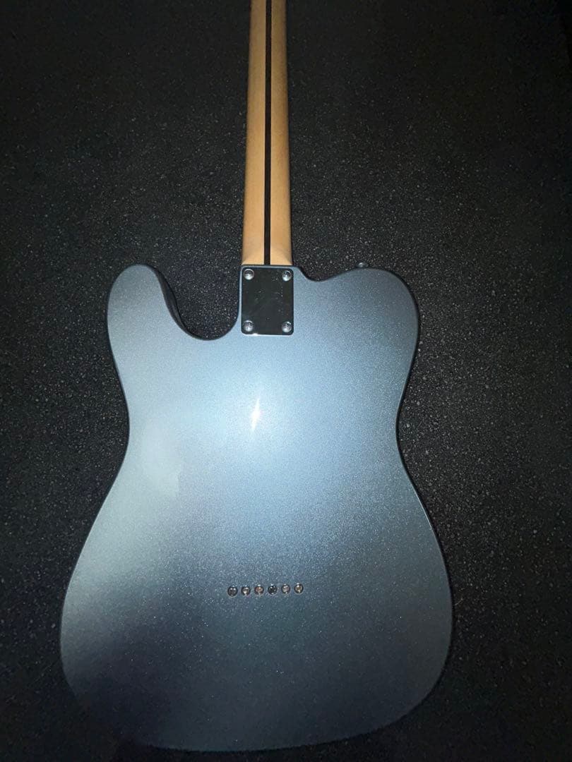 【超特価現在お値下げ中　今週まで】　セミソリッドギター