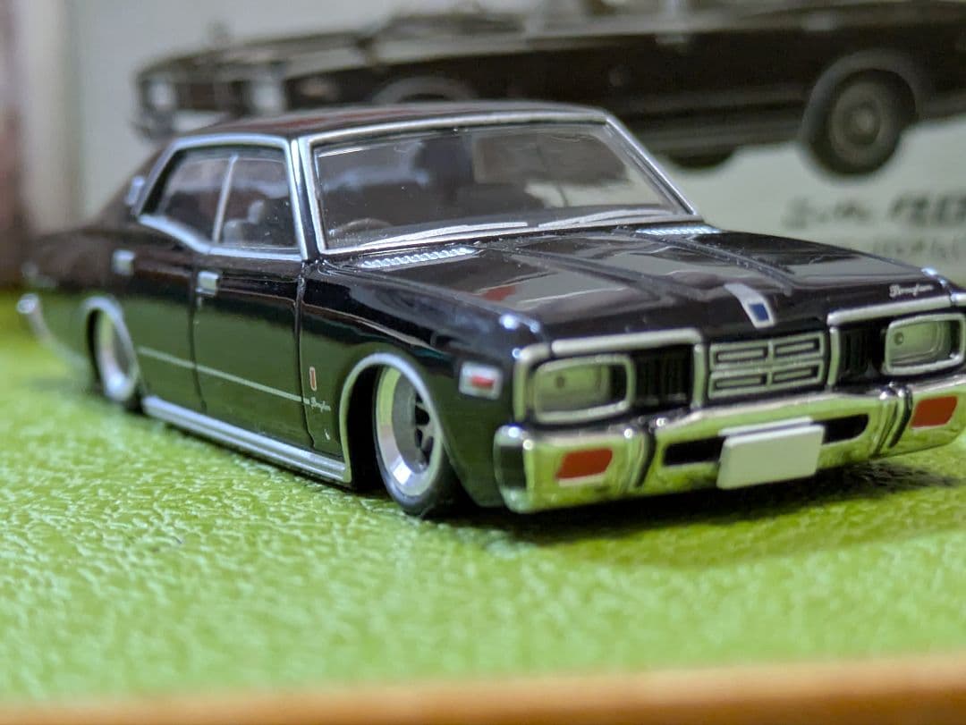 ★ カール　日産　330グロリア、330セド、白、改深リム、ローダウン