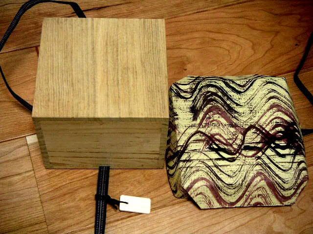 ♥美濃焼　絵志野　茶碗　円正　骨董品　桐箱付き