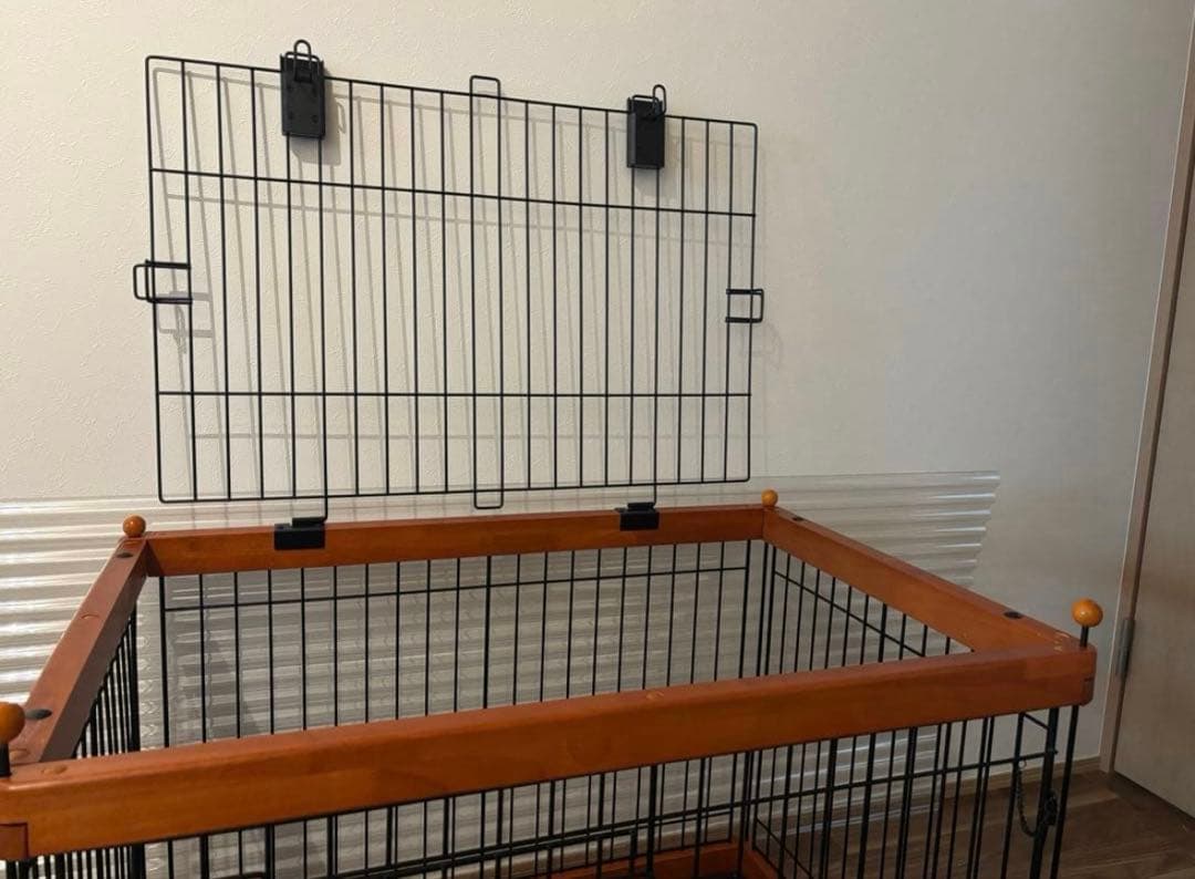 犬用ケージ 金属と木製フレーム　ほぼ未使用　小型犬　屋根付き