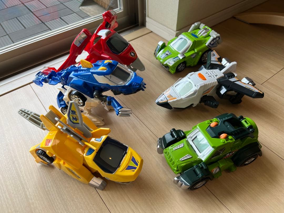 【美品】 変身恐竜 6体セット 知育玩具 変形 ロボット おもちゃ