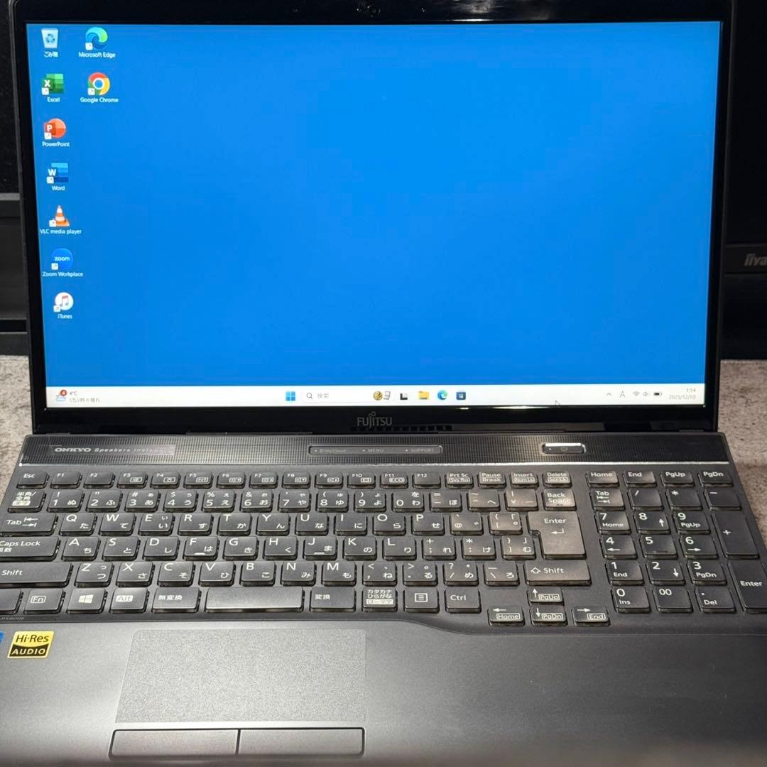 富士通 ノートパソコン 8世代 i7 新品SSD1TB Blu-ray 高音質