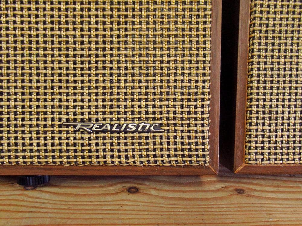 Realistic 8インチ 壁掛け スピーカー ペア 音量コントロール付き