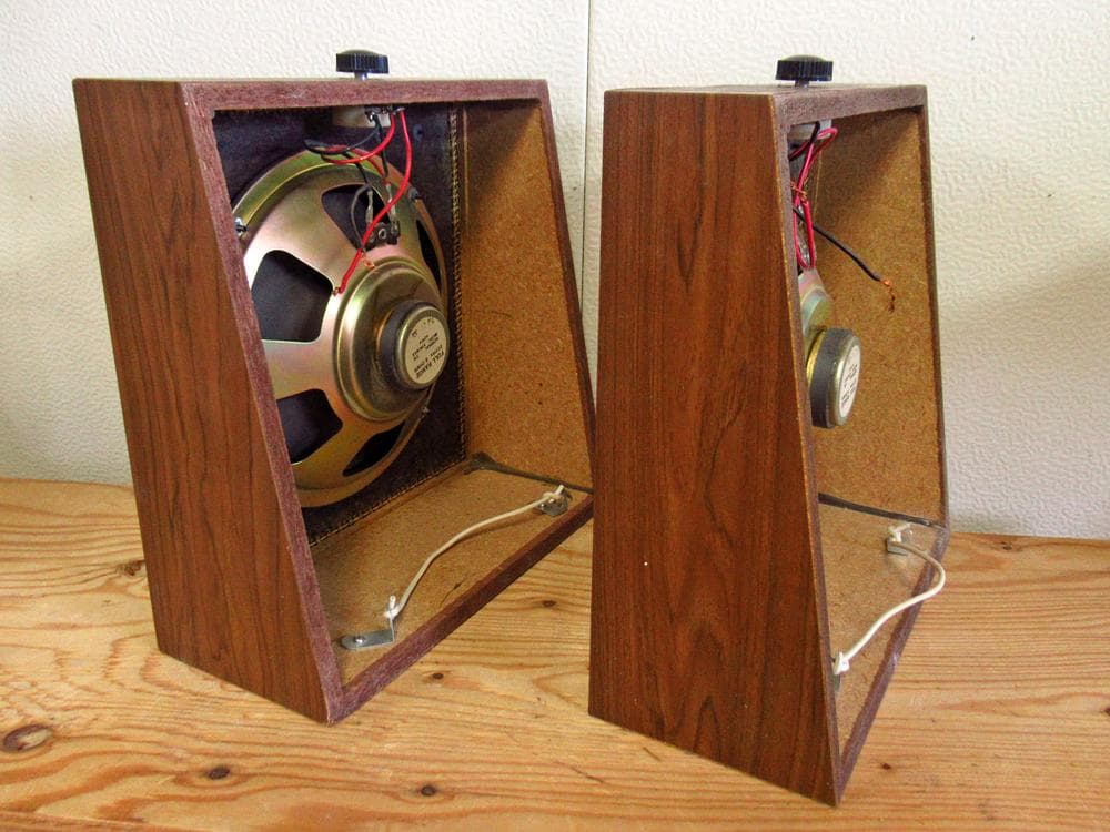 Realistic 8インチ 壁掛け スピーカー ペア 音量コントロール付き