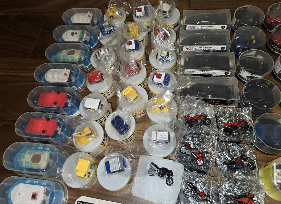 食玩ミニカー他 多数