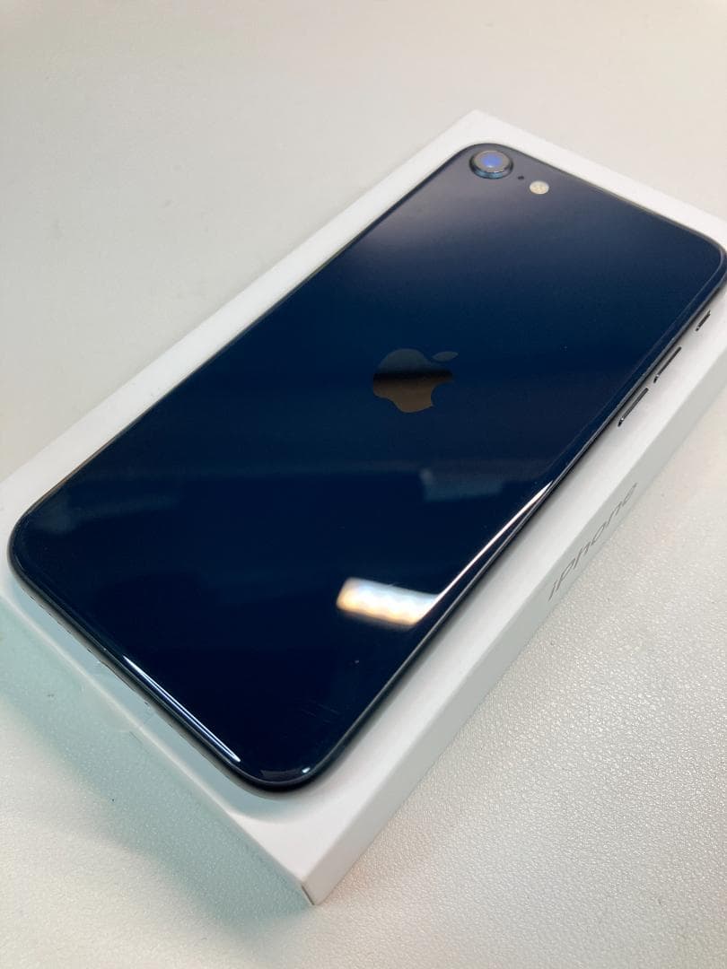 iPhoneSE3 64gb【極美品☆バッテリー純正98％】