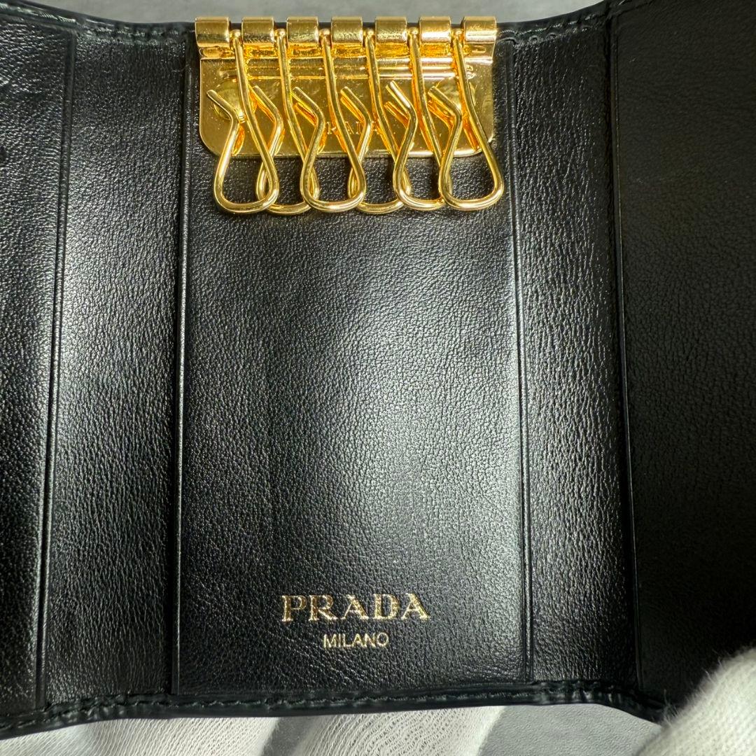 【極美品】PRADA 6連キーケース トライアングル ヴィッテロムーブ RFID