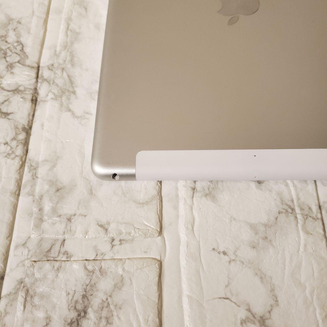 210 iPad 7世代 128GB SIMフリー シルバー