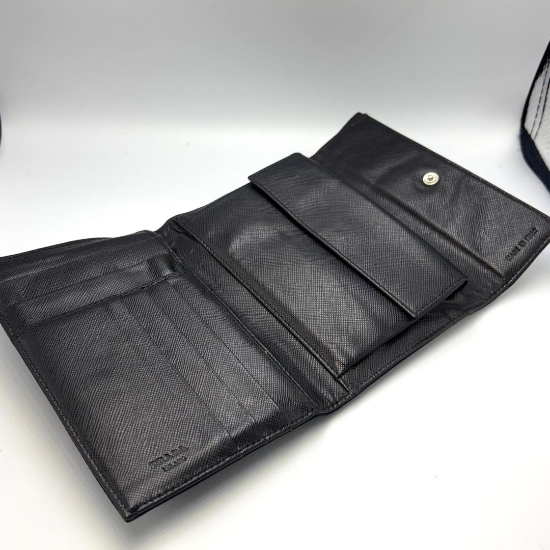 たまねぎかなこ  PRADAプラダ 三つ折り長財布