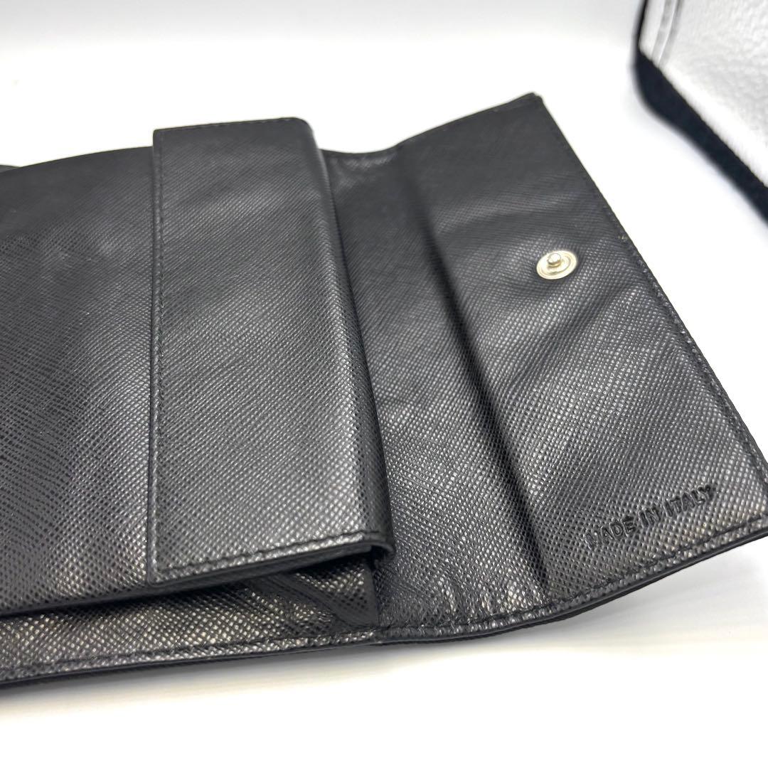 たまねぎかなこ  PRADAプラダ 三つ折り長財布