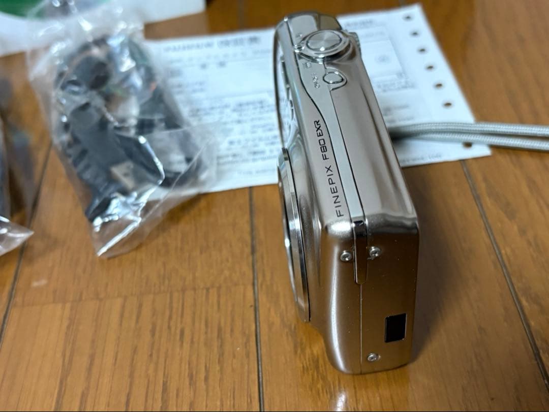 FUJIFILM フジフィルム F80EXR ピンク コンパクトデジタルカメラ