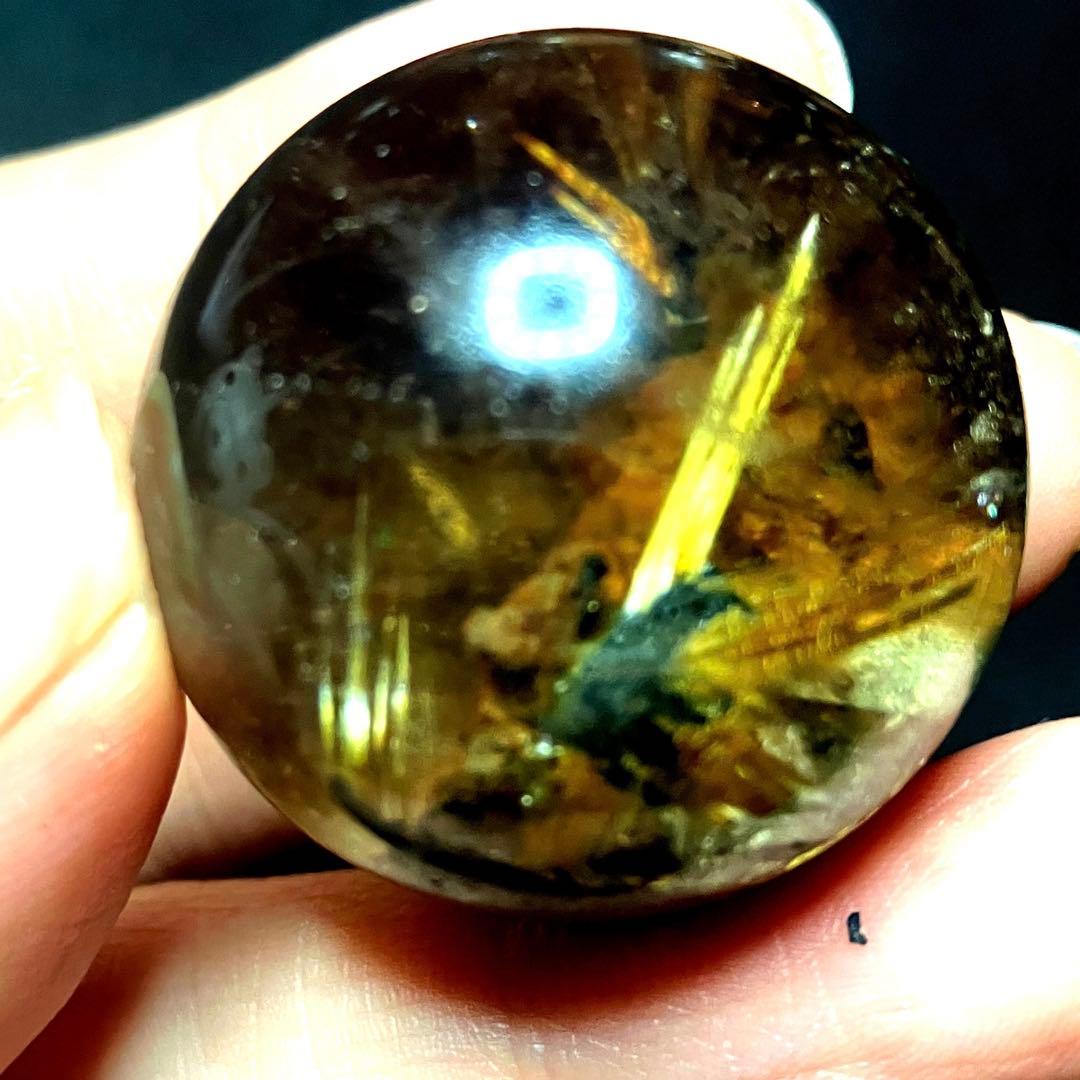 30mm 虹入りゴールドタイチンルチルクォーツ　丸玉　スフィア　金針水晶