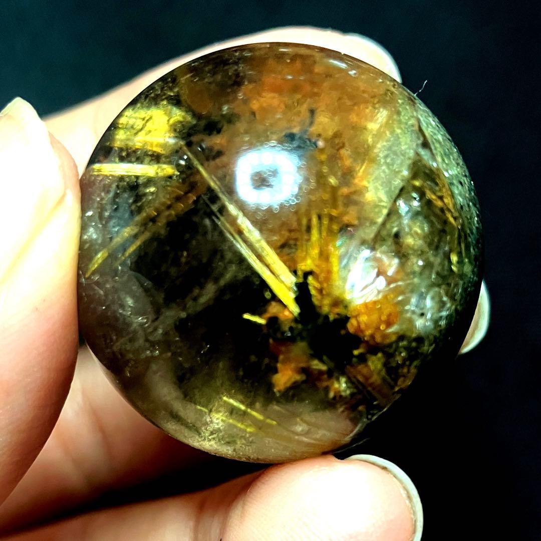 30mm 虹入りゴールドタイチンルチルクォーツ　丸玉　スフィア　金針水晶