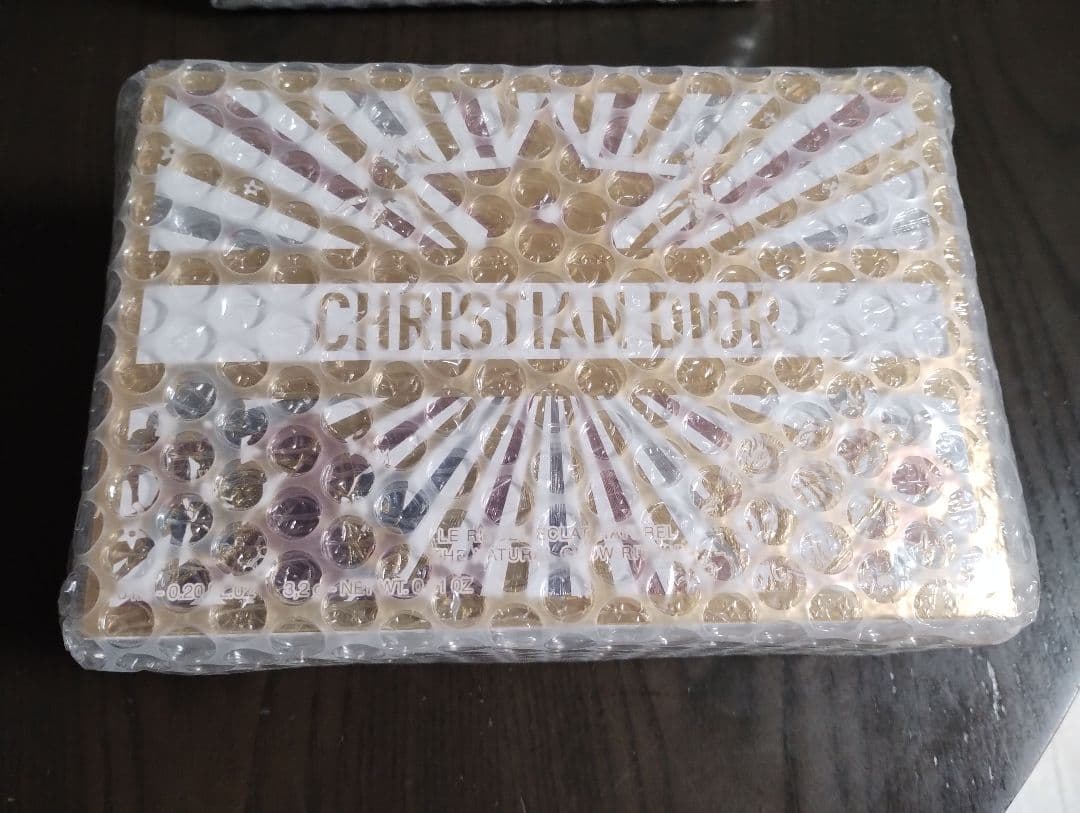 ディオール　クリスマスコフレ2025新品未開封ポーチ付き