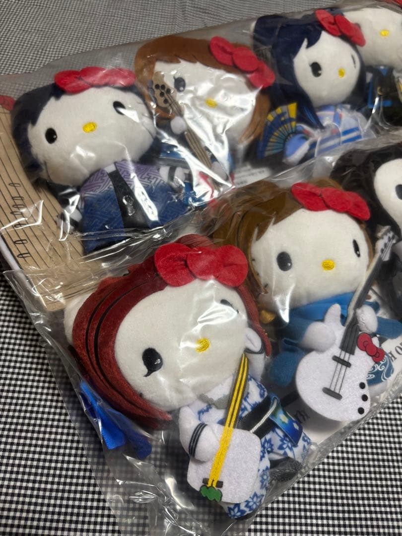 【新品・未開封】和楽器バンド　ハローキティ　コラボ　ぬいぐるみ8個セット