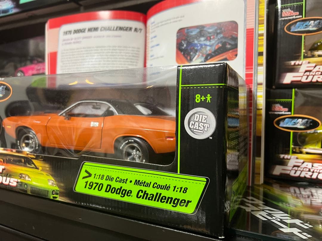 ミニカー FAST&FURIOUS DODGE CHALLENGER 1/18