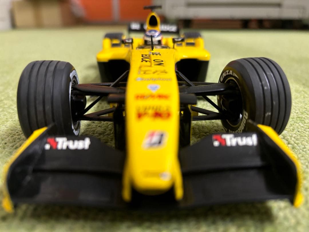 【ミニチャンプス　ジョーダン　フォード EJ14 2004年　1/18】