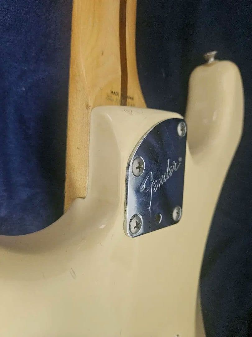 Fender japan ストラトキャスター Eシリアル