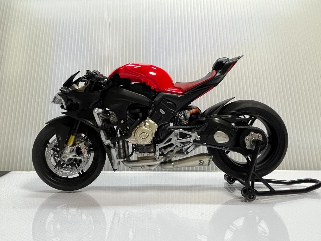 タミヤ　ドゥカティスーパーレッジェーラV4レーシングキット　完成品