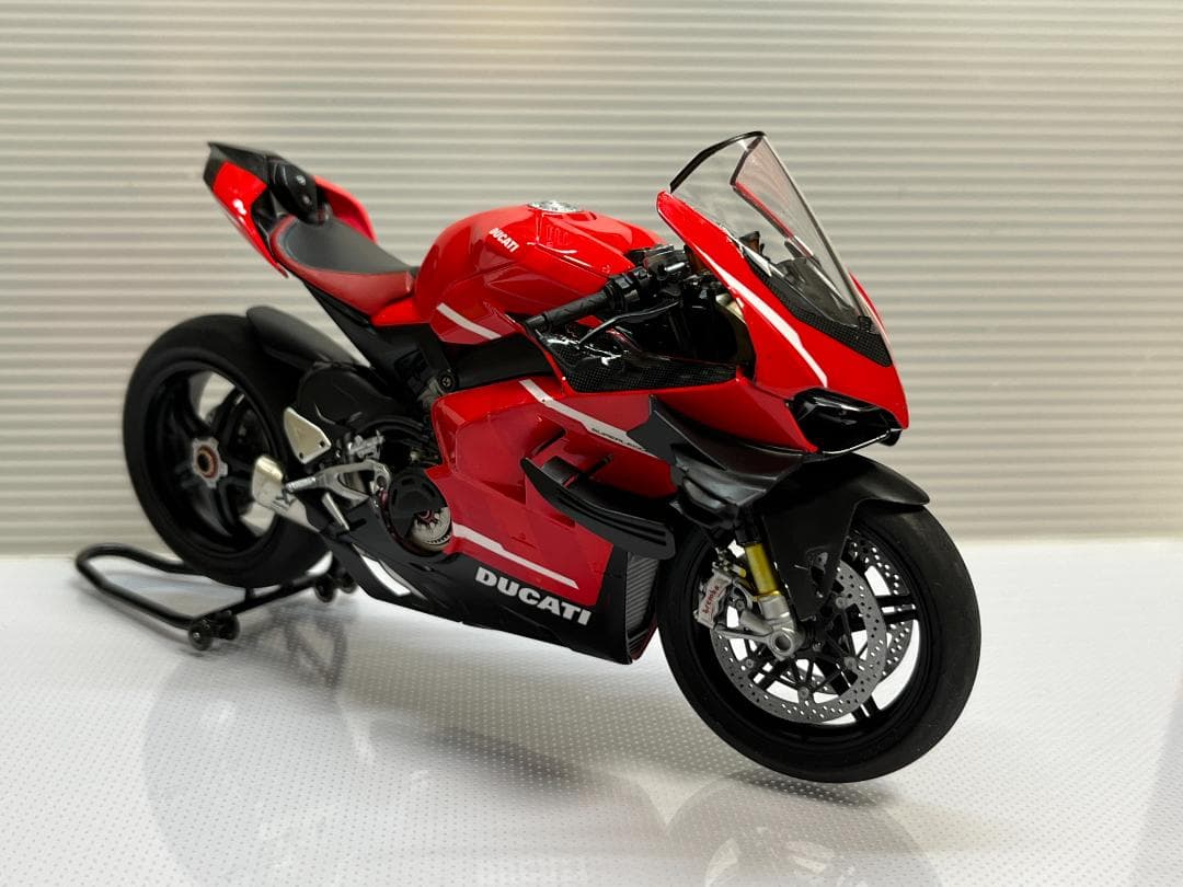タミヤ　ドゥカティスーパーレッジェーラV4レーシングキット　完成品