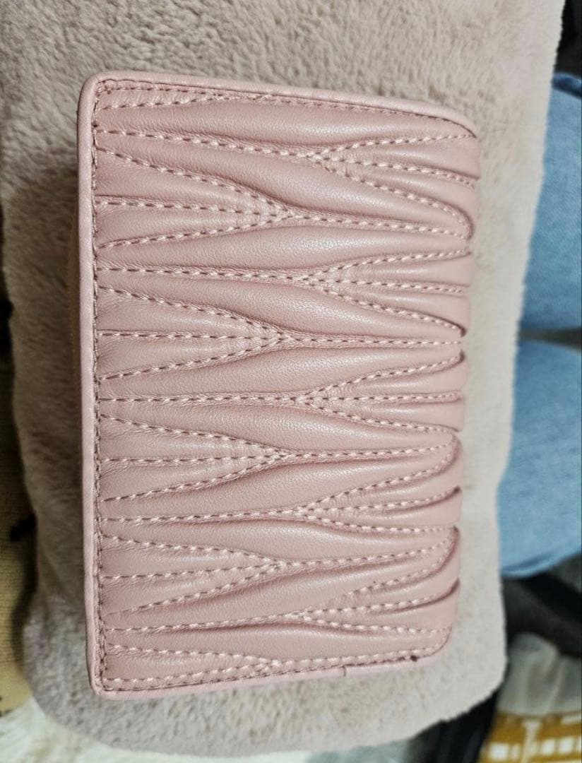 miumiu ピンク マテラッセ 二つ折り財布 お値下げ交渉可能⭕️