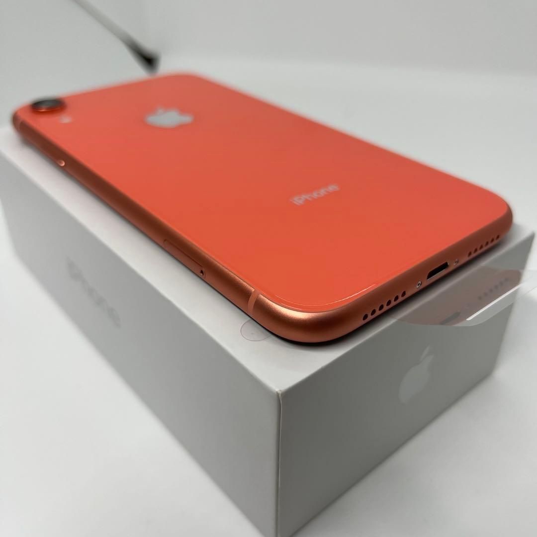 未使用　iPhone XR 64 GB SIMフリー　コーラル　本体