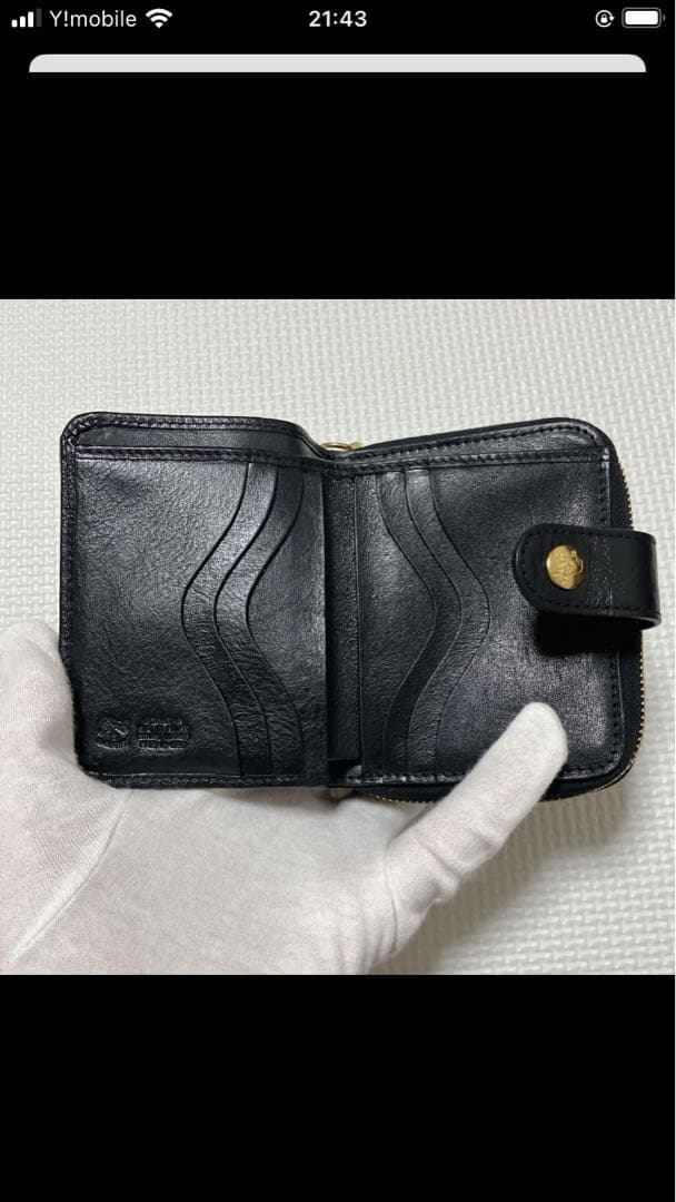 未使用　IL BISONTEイルビゾンテ レザー二つ折り財布 ブラック　コンチョ