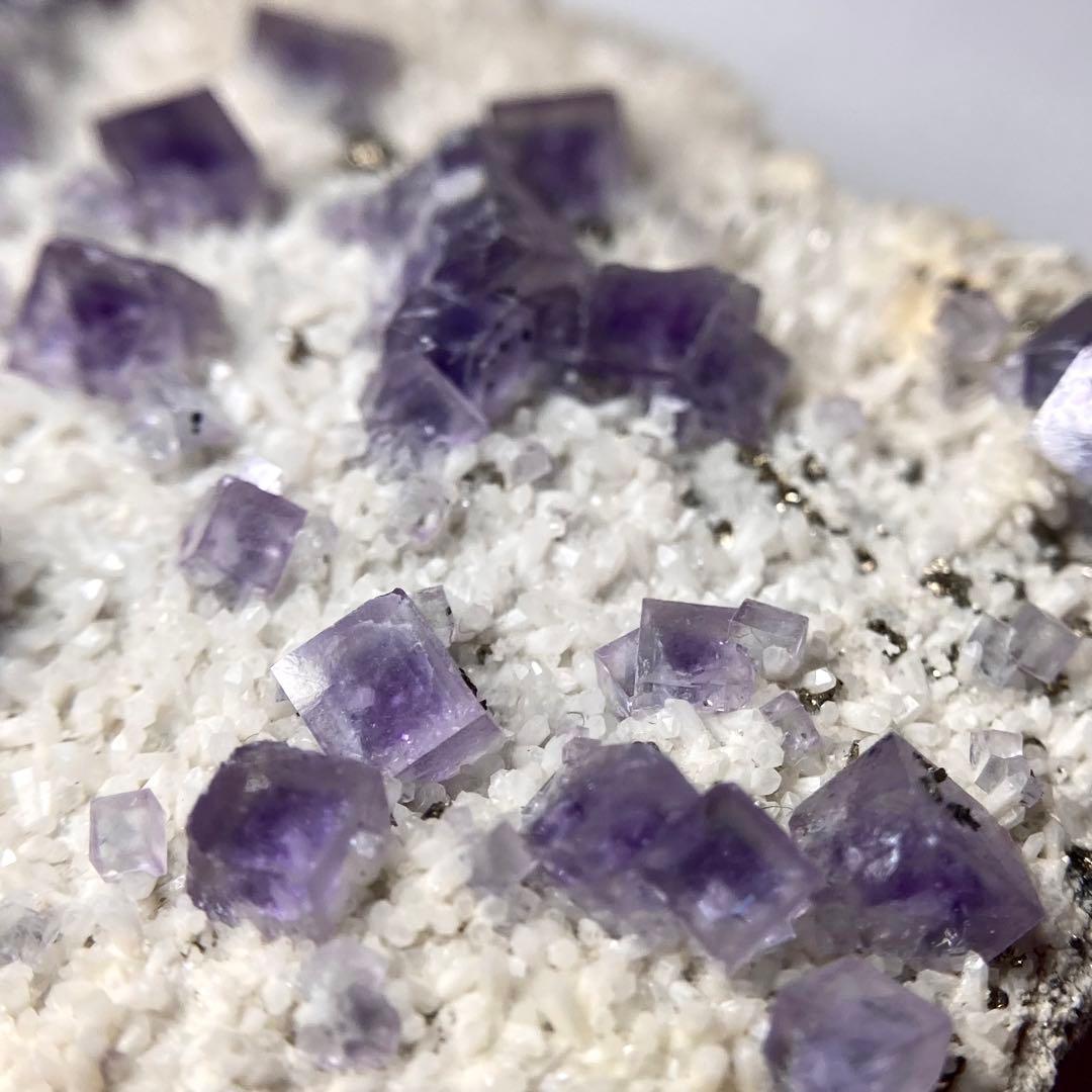 蛍石 パープル ゾーニング フローライト 原石 鉱物 天然石 標本 鉱石