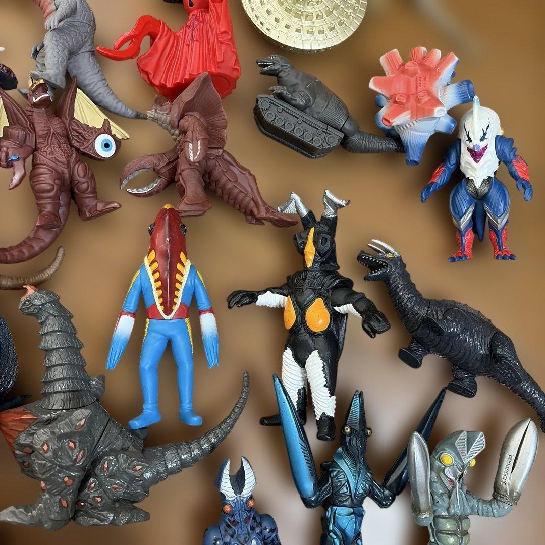 ウルトラマン　ソフビ　怪獣　フィギュア　セット　まとめ　65個