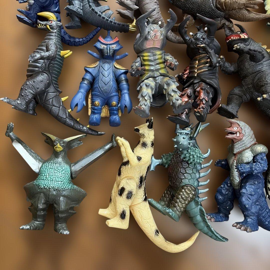 ウルトラマン　ソフビ　怪獣　フィギュア　セット　まとめ　65個