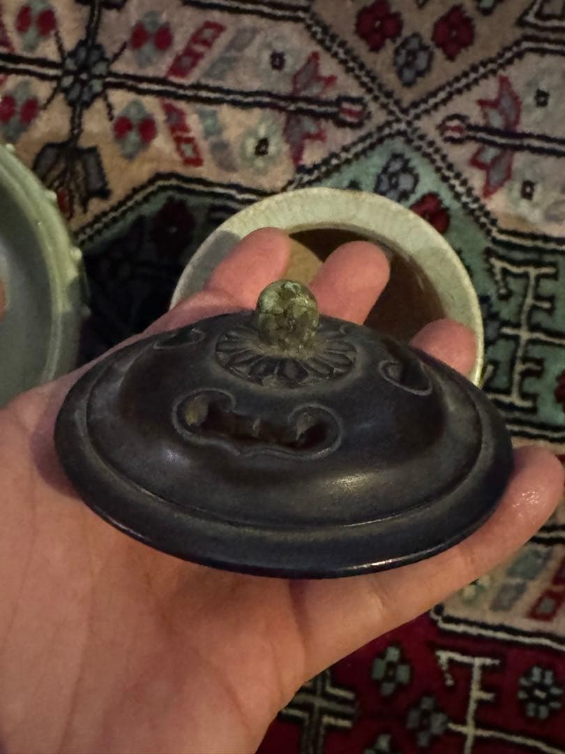 ‼️最後の値段出します‼️リサイクルFORT‼️中国の青磁香炉‼️緑石の木蓋付