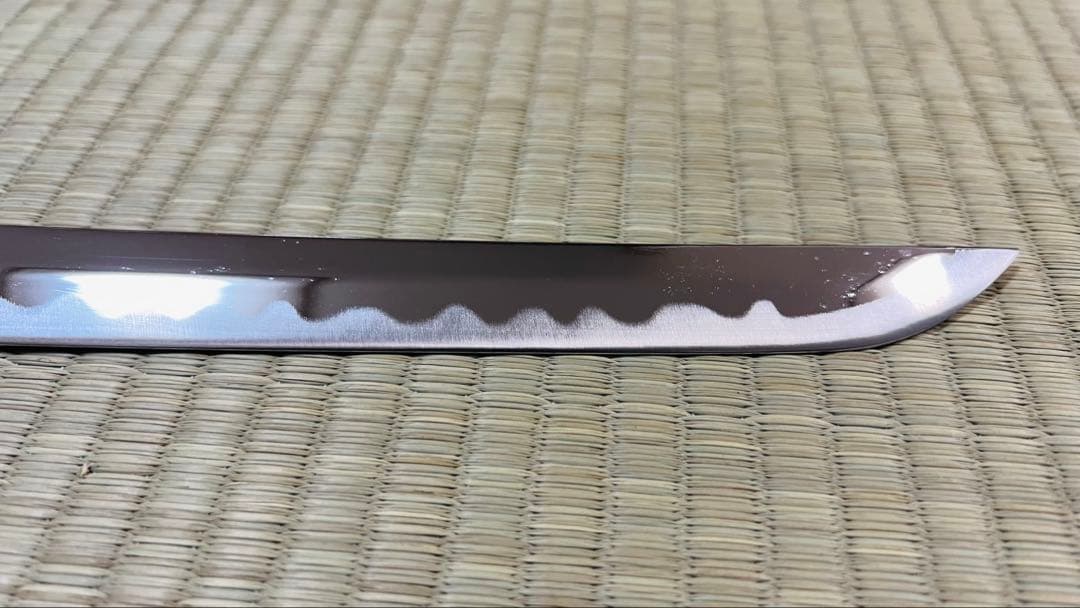 模造刀 雲龍拵え 互の目刃文 石目鞘 透かし鍔 大刀 黒刀 250504-1