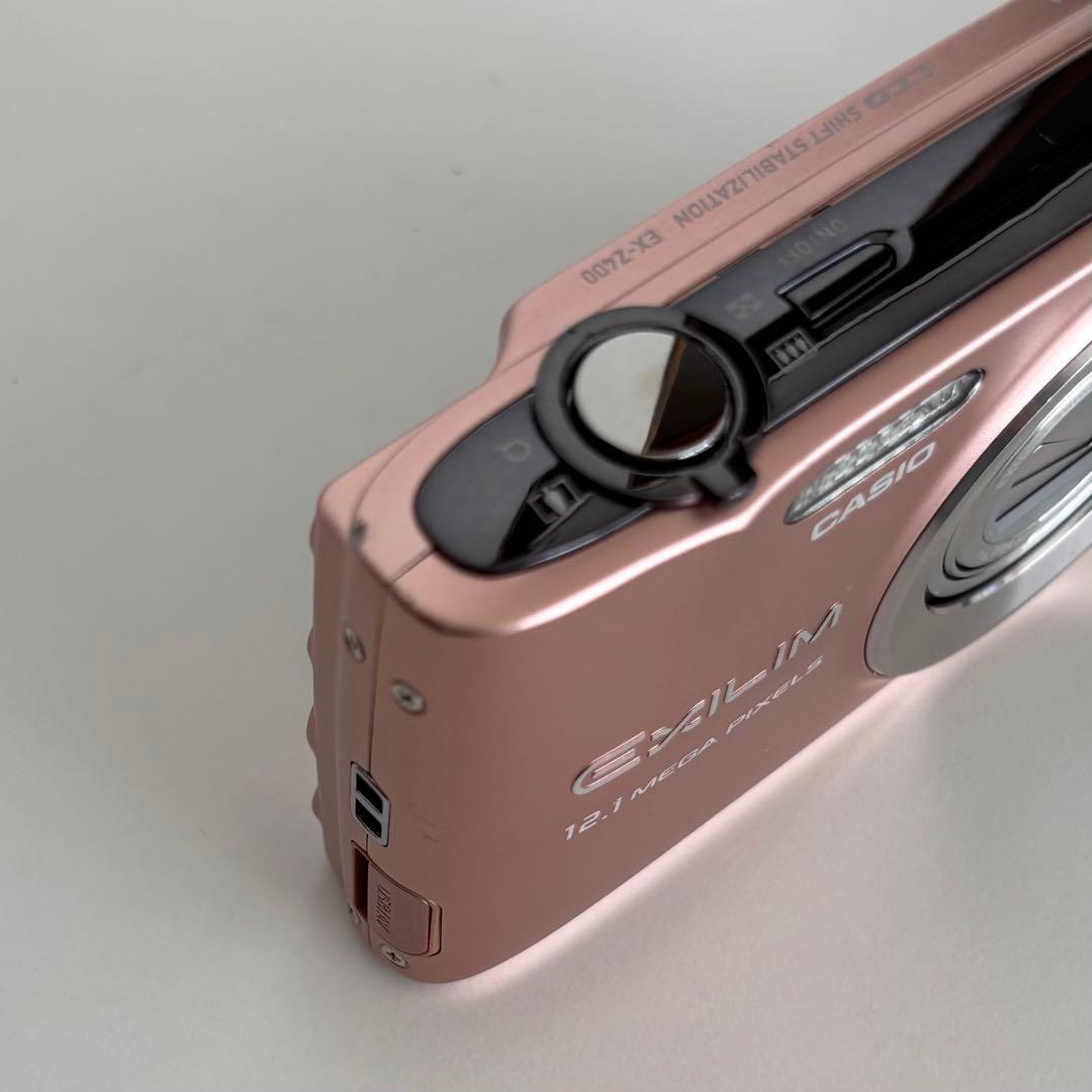 CASIO EXILIM 12.1メガピクセル デジタルカメラ（SDカード付）