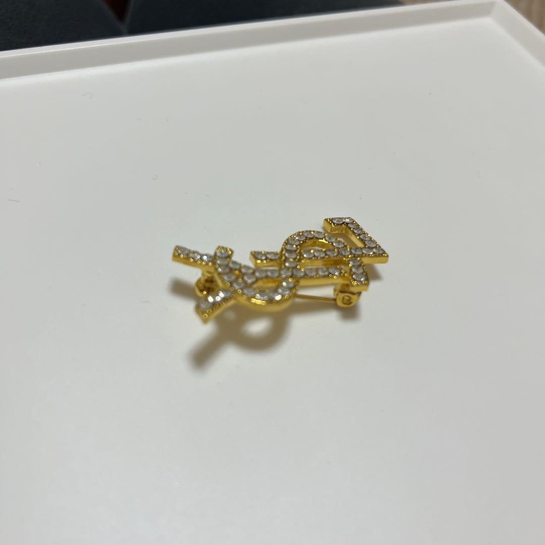 お値下げ中イブサンローラン ブローチ