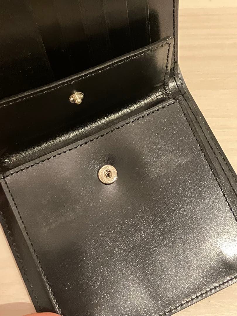 未使用　agnes b. アニエスベー　ロゴ　ブラック　レザー　二つ折り財布