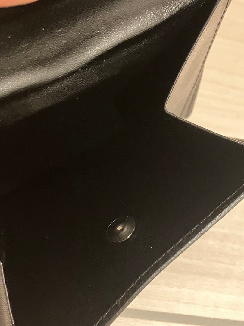 未使用　agnes b. アニエスベー　ロゴ　ブラック　レザー　二つ折り財布