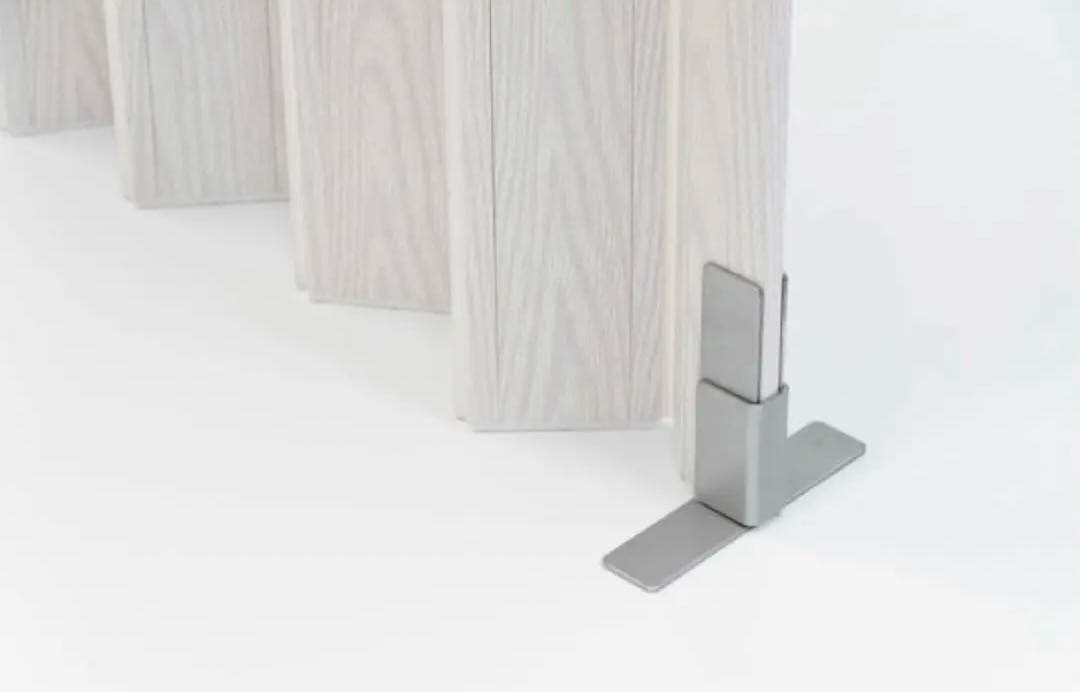 パネルパーテーション 窓なし スタンド付 色：ホワイトウッド