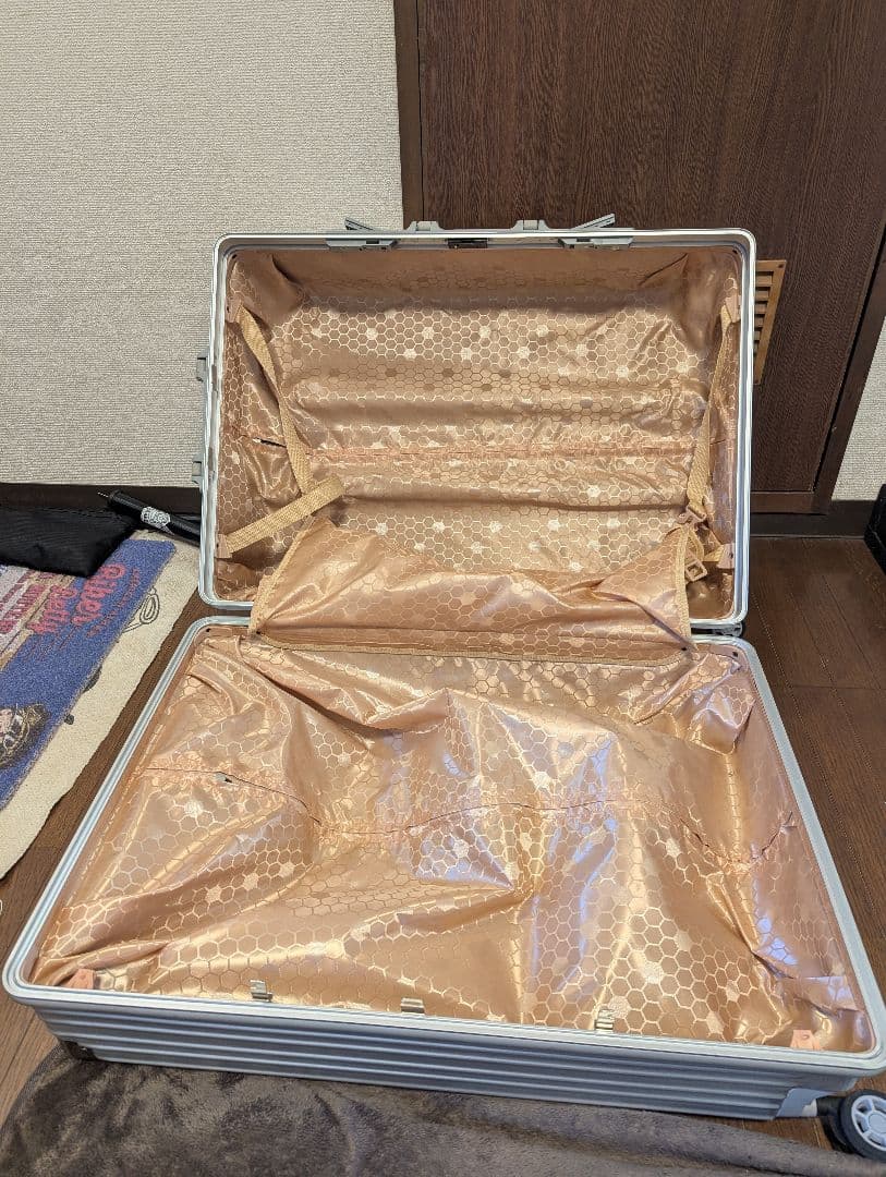 ☆たっぷり容量！！1回のみ使用キャリーケース☆