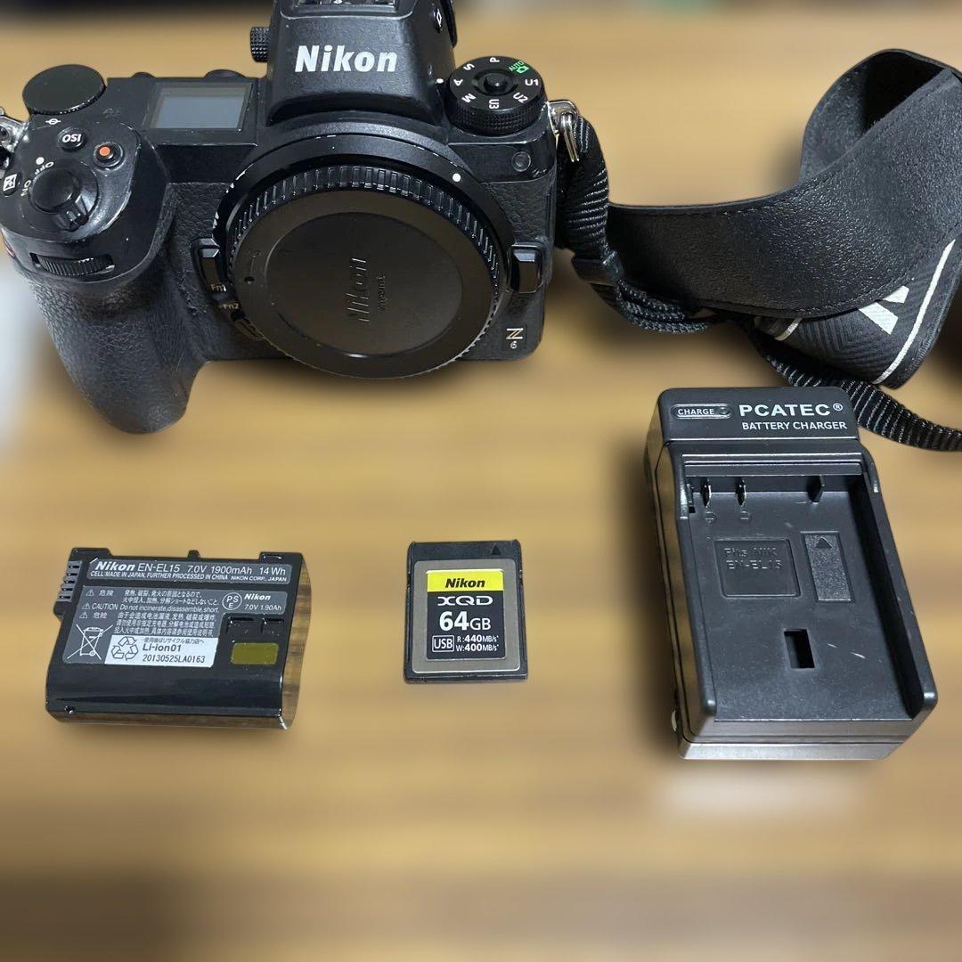 Nikon Z6 ミラーレスカメラ 本体と付属品