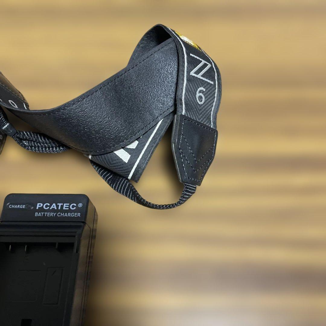 Nikon Z6 ミラーレスカメラ 本体と付属品